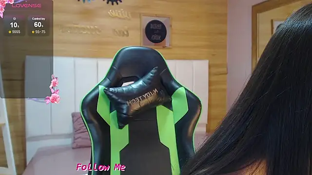 Abril Velvet a  online show from 11-20-25, 07:13