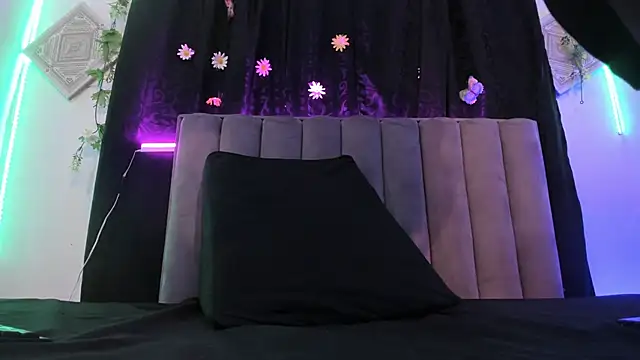 AkiraStone  online show from 10-01-25, 12:00