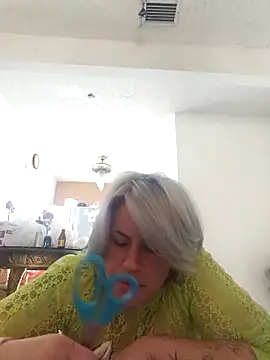 toomuchofafreak online show from 10-24-25, 01:29