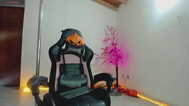 auraeroticaxxx online show from 10-24-25, 04:53