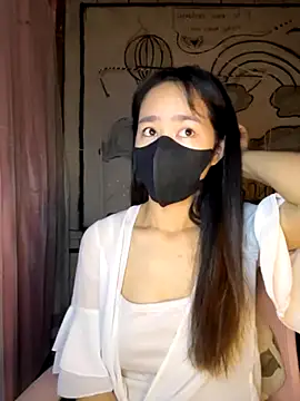 Snapshot of TiNa_04 chatting on 10-30-25, 10:43 TiNa 04 online show from 10-30-25, 10:43