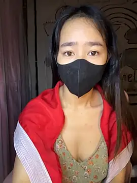 Snapshot of TiNa_04 chatting on 10-31-25, 11:50 TiNa 04 online show from 10-31-25, 11:50