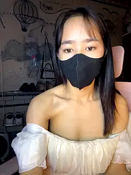 Snapshot of TiNa_04 chatting on 11-13-25, 11:03 TiNa 04 online show from 11-13-25, 11:03