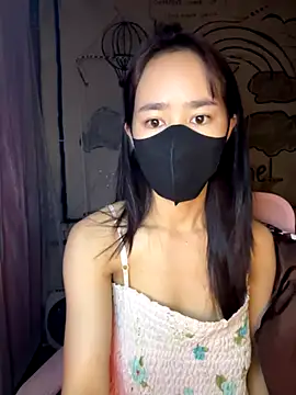 Snapshot of TiNa_04 chatting on 11-17-25, 11:21 TiNa 04 online show from 11-17-25, 11:21