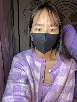 Snapshot of TiNa_04 chatting on 11-29-25, 12:24 TiNa 04 online show from 11-29-25, 12:24