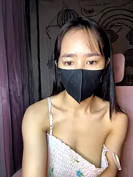 Snapshot of TiNa_04 chatting on 12-04-25, 12:31 TiNa 04 online show from 12-04-25, 12:31