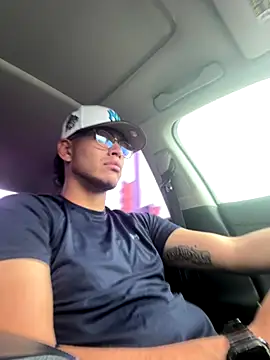 Snapshot of StrokingDaddy4 chatting on 09-08-25, 04:39 StrokingDaddy4 online show from 09-08-25, 04:39