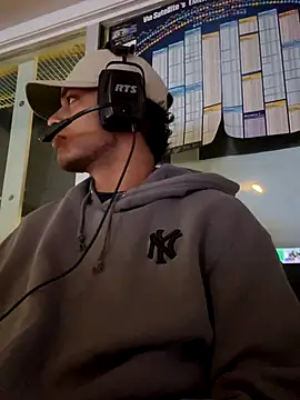 Snapshot of StrokingDaddy4 chatting on 09-11-25, 10:26 StrokingDaddy4 online show from 09-11-25, 10:26