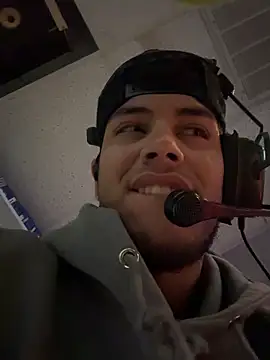 Snapshot of StrokingDaddy4 chatting on 11-06-25, 11:22 StrokingDaddy4 online show from 11-06-25, 11:22