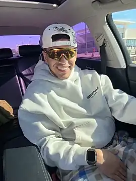 Snapshot of StrokingDaddy4 chatting on 11-27-25, 05:26 StrokingDaddy4 online show from 11-27-25, 05:26