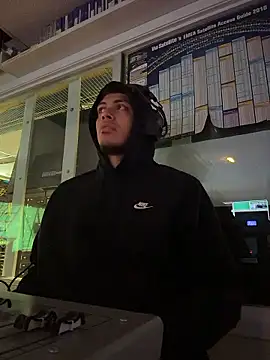 Snapshot of StrokingDaddy4 chatting on 01-12-26, 11:15 StrokingDaddy4 online show from 01-12-26, 11:15