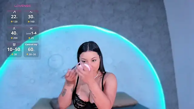 ReinaChloe online show from 02-28-26, 04:19