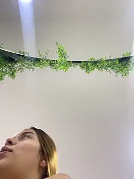 CharlotteBrownn  online show from 10-30-25, 03:08