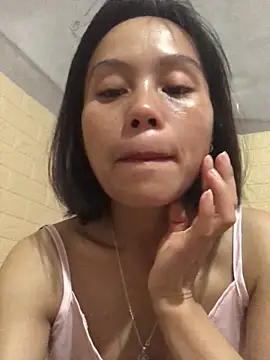 Snapshot of QuingLin chatting on 09-10-25, 02:11 QuingLin online show from 09-10-25, 02:11