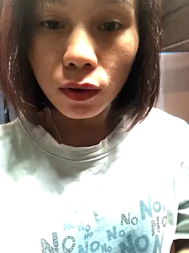 Snapshot of QuingLin chatting on 09-24-25, 04:05 QuingLin online show from 09-24-25, 04:05