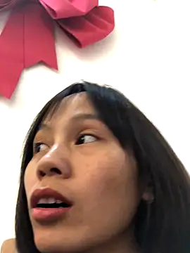 Snapshot of QuingLin chatting on 10-16-25, 11:44 QuingLin online show from 10-16-25, 11:44