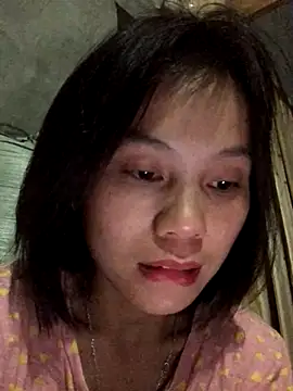 Snapshot of QuingLin chatting on 10-19-25, 02:40 QuingLin online show from 10-19-25, 02:40