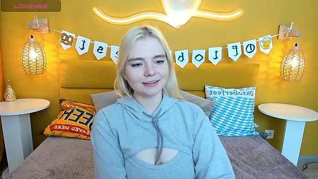 RuthBryant online show from 09-28-25, 01:05