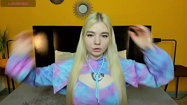 RuthBryant online show from 10-07-25, 01:03