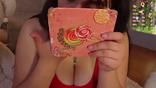 Snapshot of MeganAdamms chatting on 11-14-25, 12:15 MeganAdamms online show from 11-14-25, 12:15