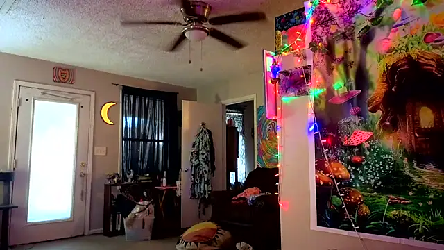 Snapshot of Princess__Kitty__ chatting on 10-25-25, 04:35 Princess  Kitty   online show from 10-25-25, 04:35