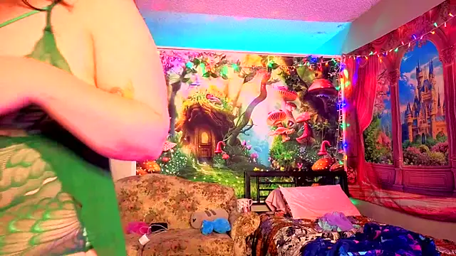 Snapshot of Princess__Kitty__ chatting on 10-28-25, 03:58 Princess  Kitty   online show from 10-28-25, 03:58