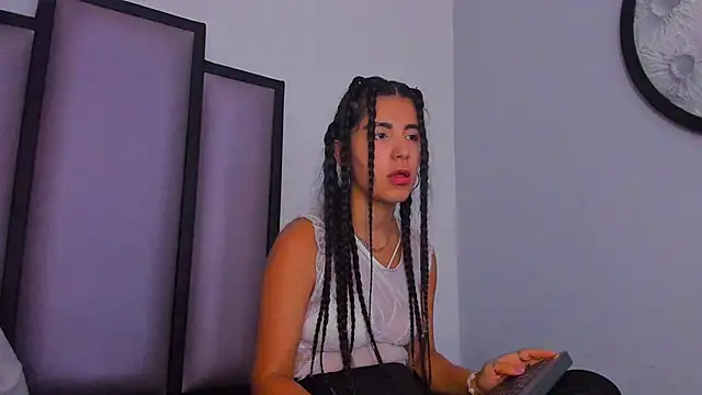 Lucy-23 online show from 12-19-25, 05:25