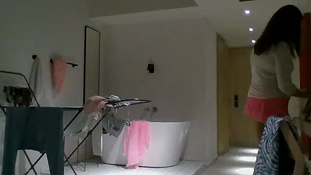 Snapshot of ALICAINWONDERLAND chatting on 09-18-25, 03:58 ALICAINWONDERLAND online show from 09-18-25, 03:58