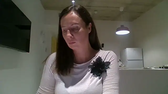 Snapshot of ALICAINWONDERLAND chatting on 10-12-25, 04:06 ALICAINWONDERLAND online show from 10-12-25, 04:06