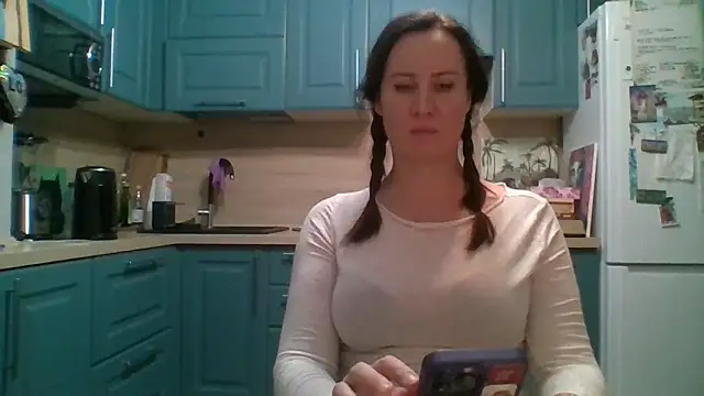 ALICAINWONDERLAND online show from 12-14-25, 05:40