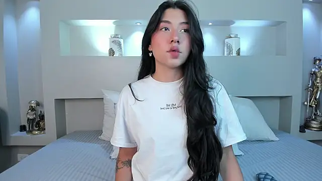 Snapshot of MeryCoors chatting on 09-19-25, 01:01 MeryCoors online show from 09-19-25, 01:01