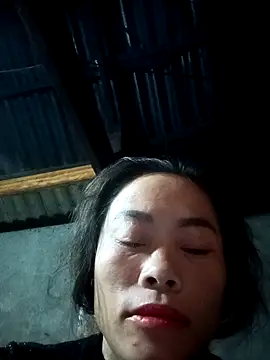 Snapshot of CoMay003 chatting on 09-14-25, 11:04 CoMay003 online show from 09-14-25, 11:04