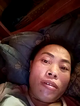 Snapshot of CoMay003 chatting on 09-17-25, 06:48 CoMay003 online show from 09-17-25, 06:48