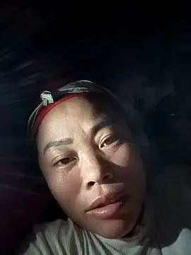 Snapshot of CoMay003 chatting on 09-23-25, 09:51 CoMay003 online show from 09-23-25, 09:51