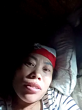 Snapshot of CoMay003 chatting on 09-29-25, 04:01 CoMay003 online show from 09-29-25, 04:01