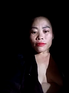 Snapshot of CoMay003 chatting on 10-01-25, 01:06 CoMay003 online show from 10-01-25, 01:06