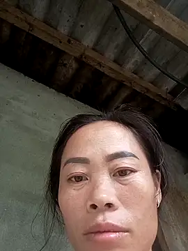 Snapshot of CoMay003 chatting on 10-07-25, 01:47 CoMay003 online show from 10-07-25, 01:47