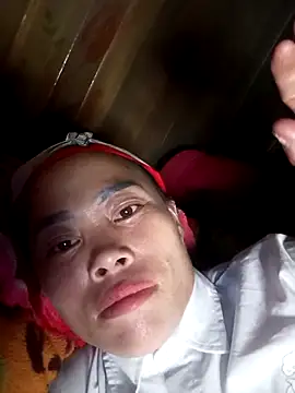 Snapshot of CoMay003 chatting on 10-09-25, 09:51 CoMay003 online show from 10-09-25, 09:51