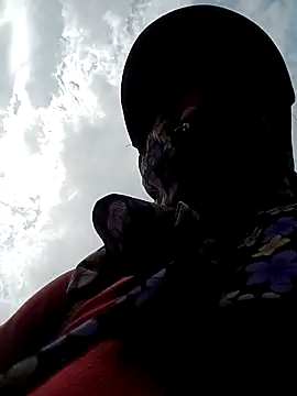 Snapshot of CoMay003 chatting on 10-12-25, 07:29 CoMay003 online show from 10-12-25, 07:29