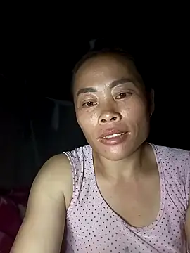 Snapshot of CoMay003 chatting on 10-14-25, 11:44 CoMay003 online show from 10-14-25, 11:44