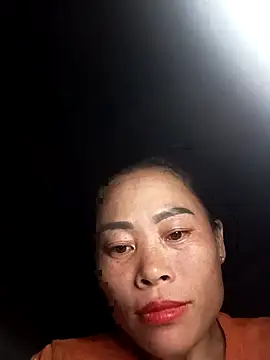 Snapshot of CoMay003 chatting on 10-19-25, 03:01 CoMay003 online show from 10-19-25, 03:01