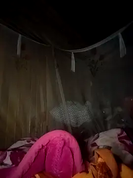 Snapshot of CoMay003 chatting on 10-20-25, 09:37 CoMay003 online show from 10-20-25, 09:37