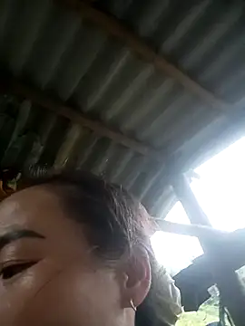 Snapshot of CoMay003 chatting on 10-21-25, 09:43 CoMay003 online show from 10-21-25, 09:43