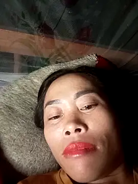 Snapshot of CoMay003 chatting on 10-22-25, 01:22 CoMay003 online show from 10-22-25, 01:22