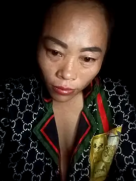 Snapshot of CoMay003 chatting on 10-31-25, 08:32 CoMay003 online show from 10-31-25, 08:32