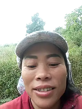 Snapshot of CoMay003 chatting on 11-04-25, 07:51 CoMay003 online show from 11-04-25, 07:51