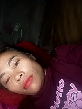 Snapshot of CoMay003 chatting on 11-06-25, 08:10 CoMay003 online show from 11-06-25, 08:10