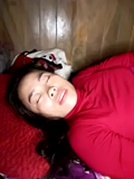 Snapshot of CoMay003 chatting on 11-12-25, 11:47 CoMay003 online show from 11-12-25, 11:47