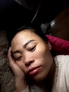 Snapshot of CoMay003 chatting on 11-18-25, 02:06 CoMay003 online show from 11-18-25, 02:06