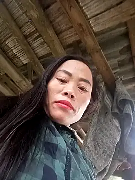 Snapshot of CoMay003 chatting on 11-19-25, 03:28 CoMay003 online show from 11-19-25, 03:28